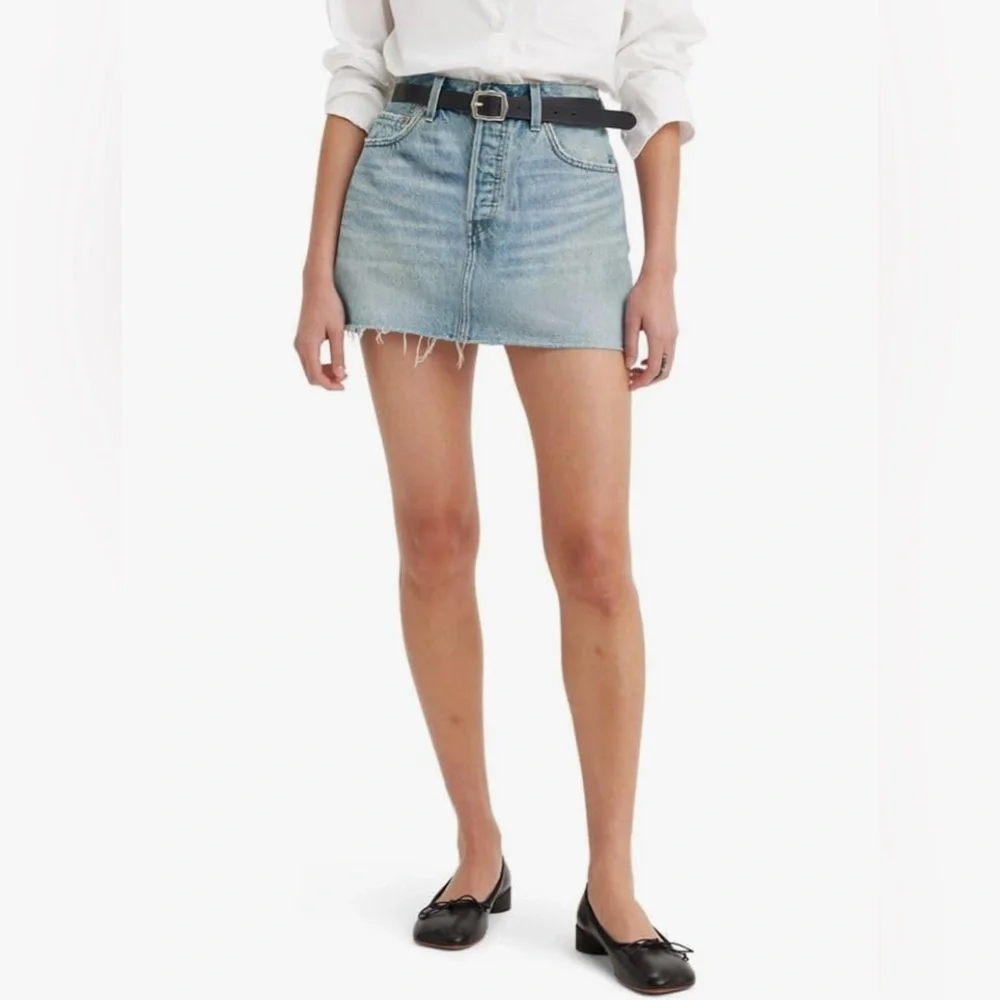 Levi's Women's Icon Skirt - Button Fly and Raw Hem - Picture 1 of 13